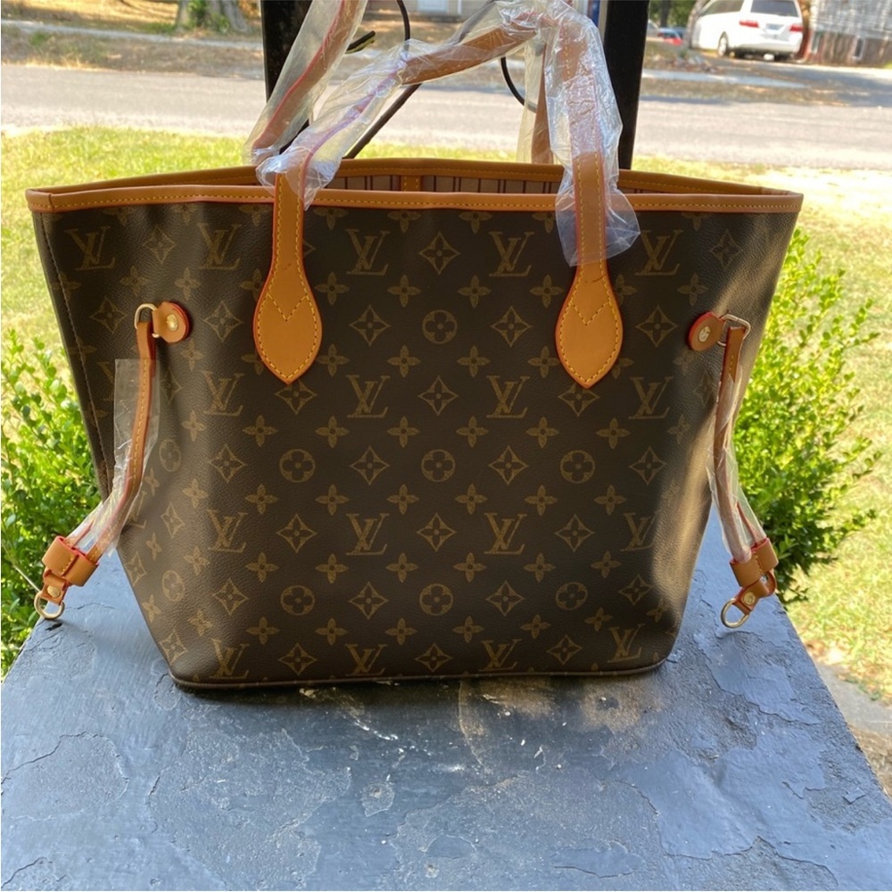 NOT AUTHENTIC NWT Louis Vuitton brown and tan tote bag